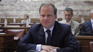 Tέμπη: Στη Βουλή η δικογραφία για Καραμανλή, Καραγιάννη, Ξιφαρά